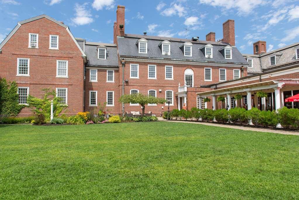 The Exeter Inn Экстерьер фото