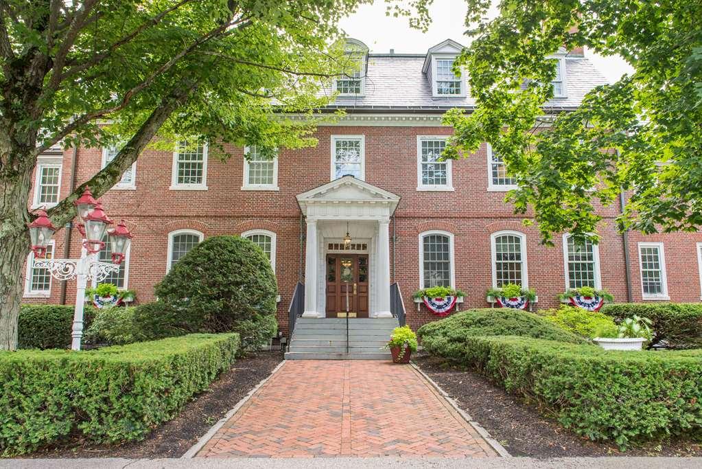 The Exeter Inn Экстерьер фото