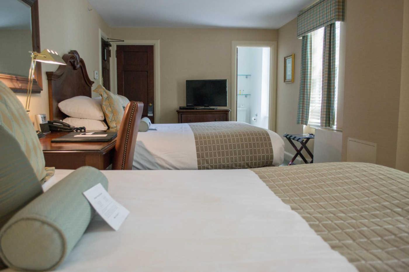 The Exeter Inn Экстерьер фото