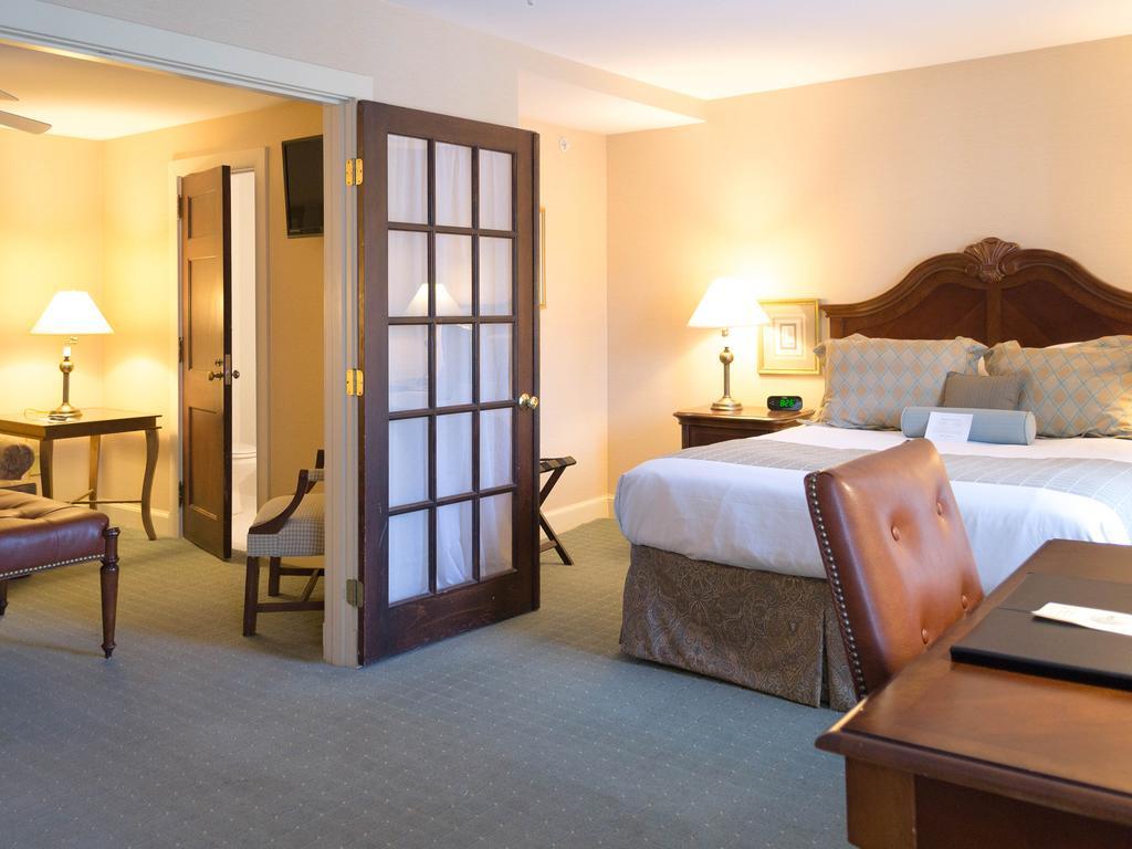 The Exeter Inn Экстерьер фото