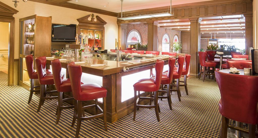 The Exeter Inn Экстерьер фото
